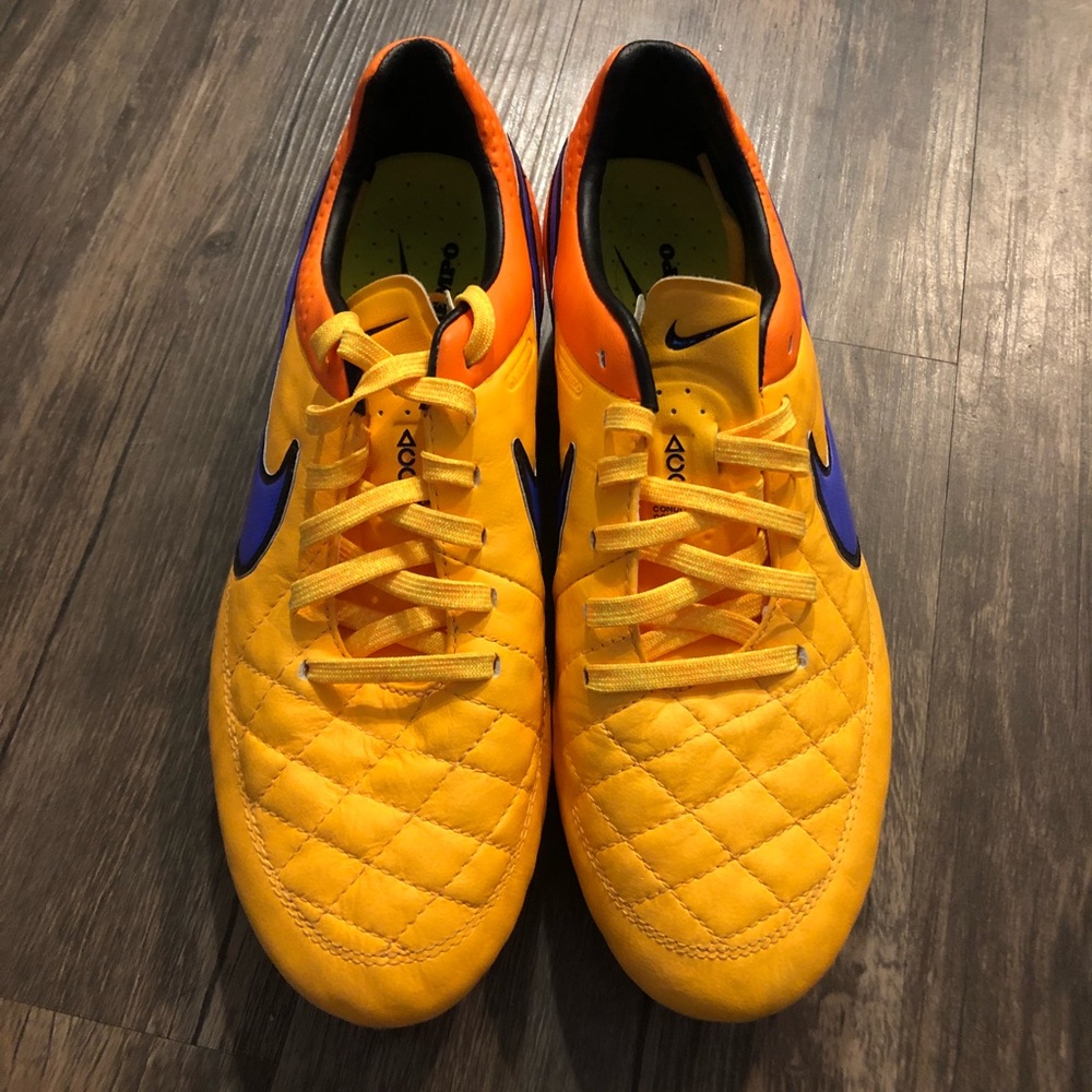 Nike Tiempo Legend V SG-Pro Soccer shoes